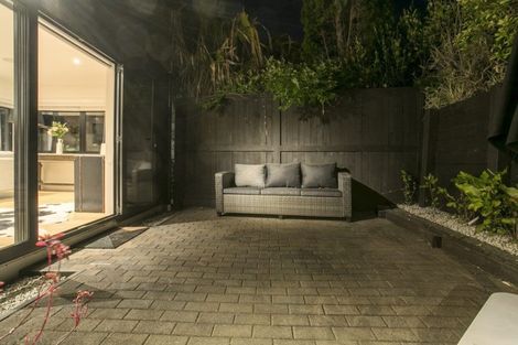 Photo of property in 2/92 Churchill Road, Murrays Bay, Auckland, 0630