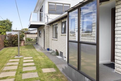 Photo of property in 10 Kamahi Avenue, Hawera, 4610