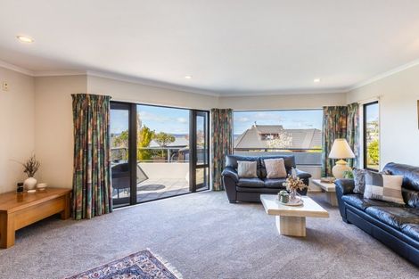 Photo of property in 27 Kinder Street, Acacia Bay, Taupo, 3330