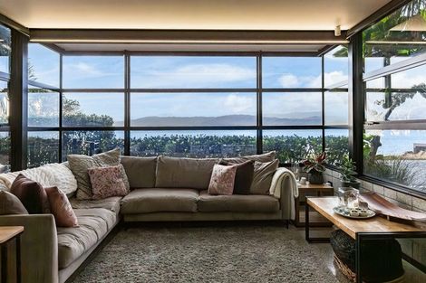 Photo of property in 377a Karaka Bay Road, Karaka Bays, Wellington, 6022