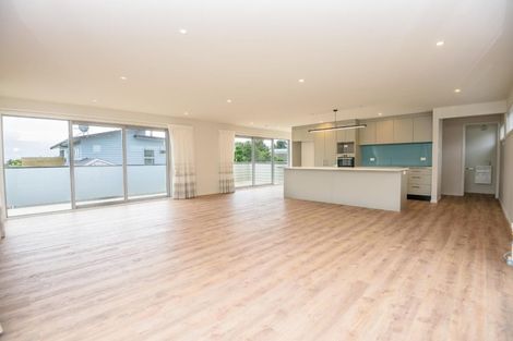 Photo of property in 50a Kahu Road, Paremata, Porirua, 5024