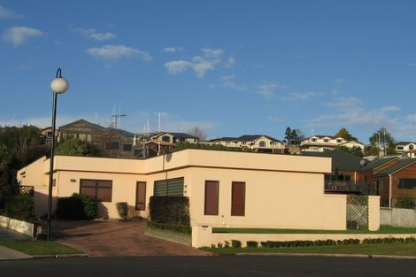 Photo of property in 15 Parkview Avenue, Western Heights, Hamilton, 3200