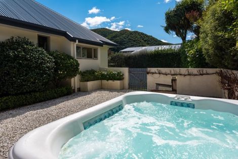 Photo of property in 13 Captains Close, Waikawa, Picton, 7220