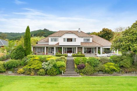 Photo of property in 1471 Clevedon Kawakawa Road, Kawakawa Bay, Papakura, 2585