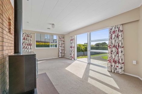 Photo of property in 21 Castle Street, Eltham, 4322