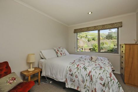Photo of property in 3 Flers Place, Taradale, Napier, 4112