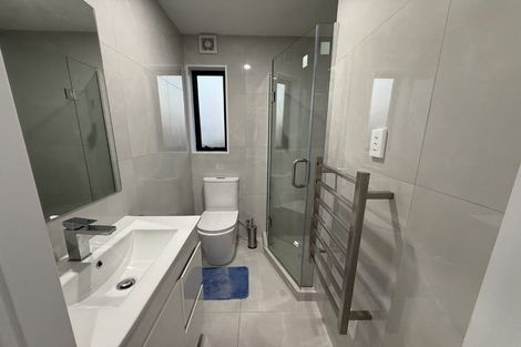 Photo of property in 5/12 Bangla Place, Massey, Auckland, 0614