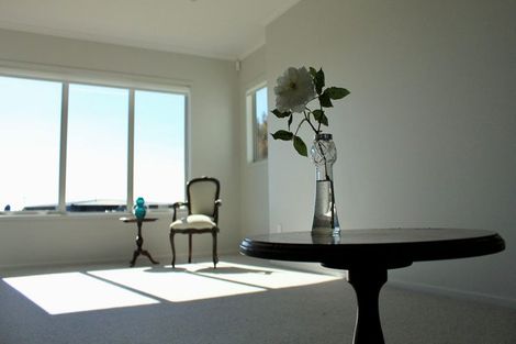 Photo of property in 127 Pah Road, Cockle Bay, Auckland, 2014