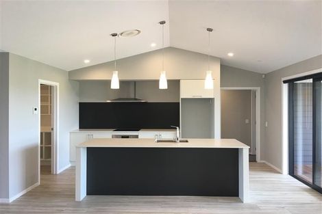 Photo of property in 33 Harding Drive, Papamoa Beach, Papamoa, 3118