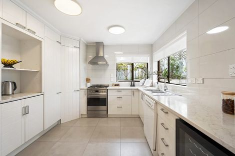 Photo of property in 1/233 Eskdale Road, Birkenhead, Auckland, 0626