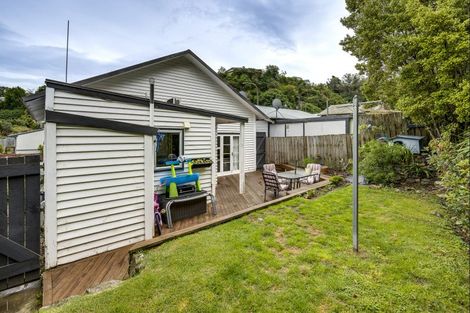 Photo of property in 9 Chaucer Road, Hospital Hill, Napier, 4110