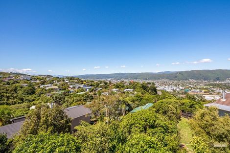 Photo of property in 41 Pekanga Road, Normandale, Lower Hutt, 5010