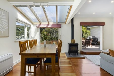 Photo of property in 10 Donald Crescent, Karori, Wellington, 6012