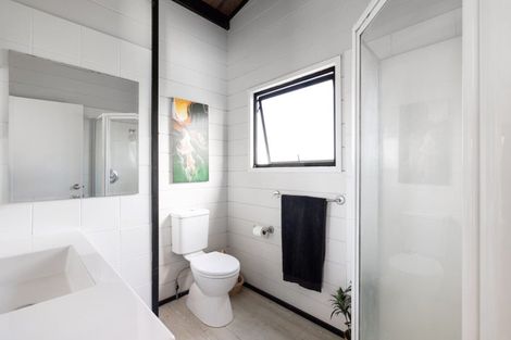 Photo of property in 32 Karewa Parade, Papamoa Beach, Papamoa, 3118