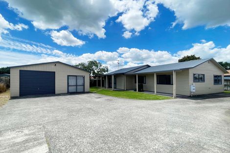 Photo of property in 24 Sutton Crescent, Papakura, 2110