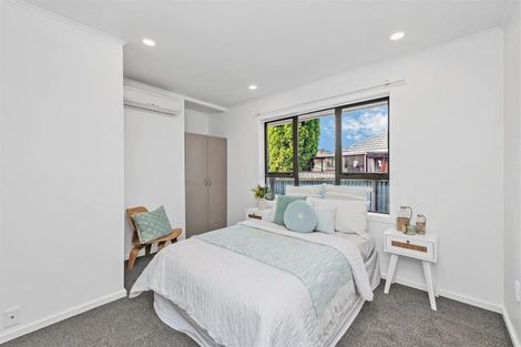 Photo of property in 12 Oakhurst Place, Russley, Christchurch, 8042