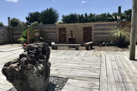 Photo of property in 7 Strathnaver Drive, Waikawa Beach, Manakau, 5573