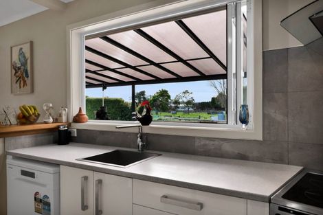 Photo of property in 8 Brassey Street, Waverley, 4510