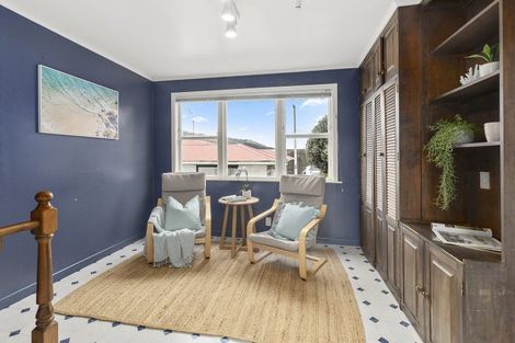 Photo of property in 19a Tawa Terrace, Tawa, Wellington, 5028