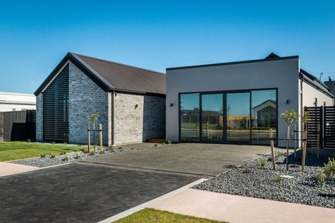 Photo of property in 17 Finstock Way, Rolleston, 7614