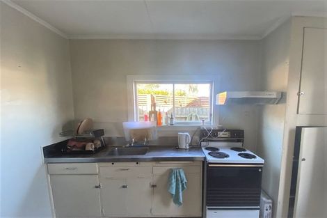 Photo of property in 102 Barbour Street, Waltham, Christchurch, 8011