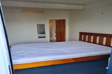 Photo of property in 1/212 Sunnynook Road, Totara Vale, Auckland, 0627