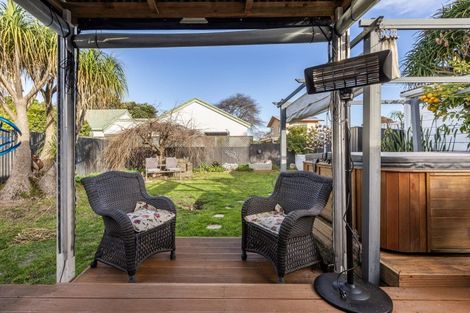 Photo of property in 12 Kinross White Street, Napier South, Napier, 4110