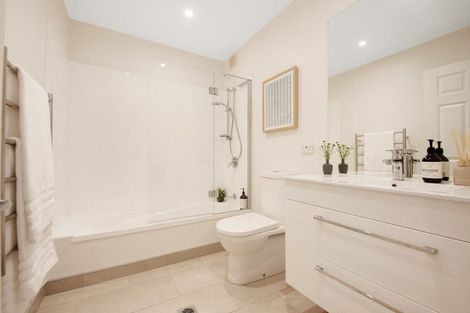 Photo of property in 4/148 Evans Bay Parade, Roseneath, Wellington, 6021