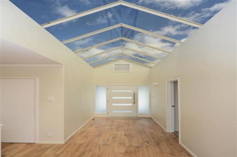 Photo of property in 27 Mcmillan Place, Mellons Bay, Auckland, 2014