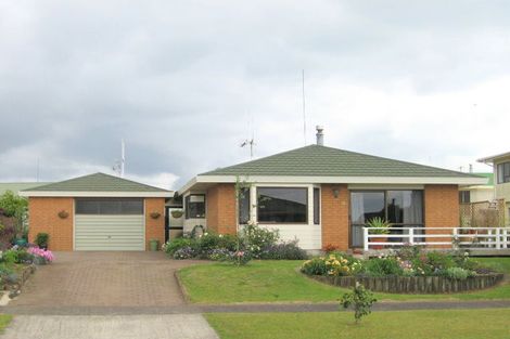 Photo of property in 16 Coppelia Avenue, Omokoroa, 3114