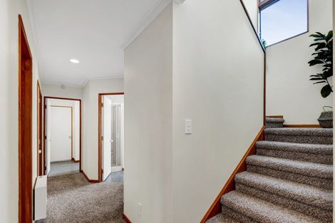 Photo of property in 15 Del Mar Place, Merrilands, New Plymouth, 4312
