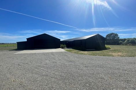 Photo of property in 450 Waitara Road, Huirangi, New Plymouth, 4373