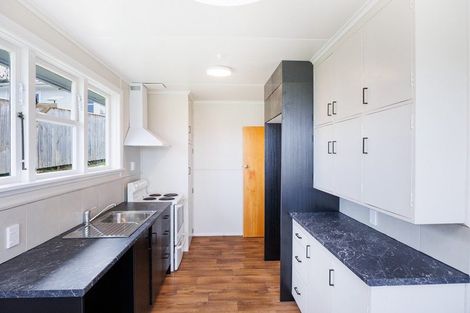 Photo of property in 45 Godley Street, Halcombe, 4779