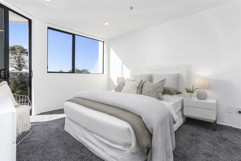 Photo of property in 4a/175 Hurstmere Road, Takapuna, Auckland, 0622