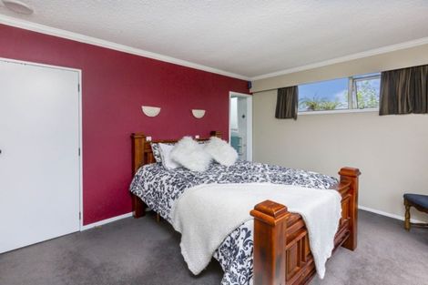 Photo of property in 4 Vista Crescent, Maoribank, Upper Hutt, 5018