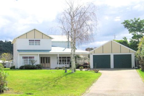 Photo of property in 104 Waverley Place, Whangamata, 3620