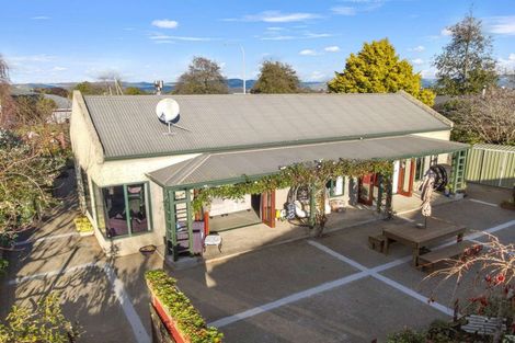 Photo of property in 1 Strachan Way, Highbury, Palmerston North, 4412