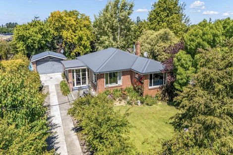 Photo of property in 92 Main North Road, Woodend, 7610