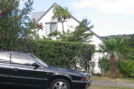 Photo of property in 1/26 Witheford Drive, Bayview, Auckland, 0629