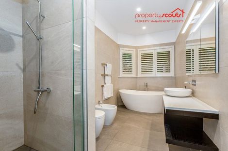 Photo of property in 105 Kelburn Parade, Kelburn, Wellington, 6012