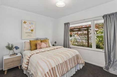 Photo of property in 6 Walton Avenue, Waikanae, 5036