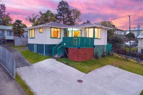 Photo of property in 50 Beaubank Road, Kelston, Auckland, 0602