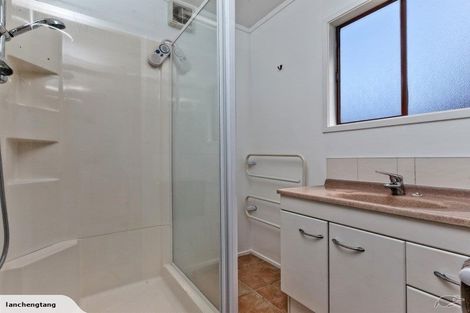 Photo of property in 1/35 Girrahween Drive, Totara Vale, Auckland, 0629