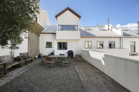 Photo of property in 1/12 Little George Street, Thorndon, Wellington, 6011