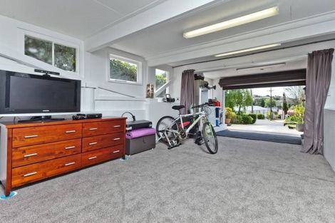 Photo of property in 20 Alexander Avenue, Torbay, Auckland, 0630