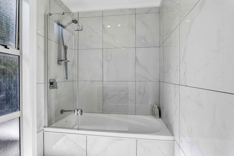 Photo of property in 377 Mangorei Road, Merrilands, New Plymouth, 4312