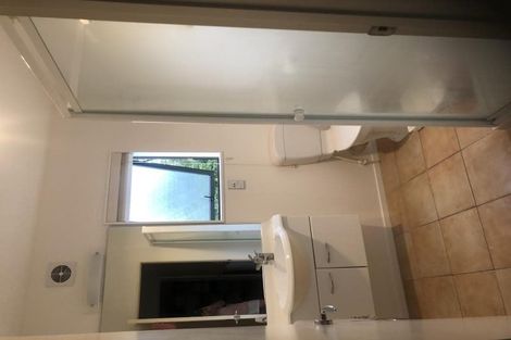 Photo of property in 5n Dryden Place, Mount Wellington, Auckland, 1051