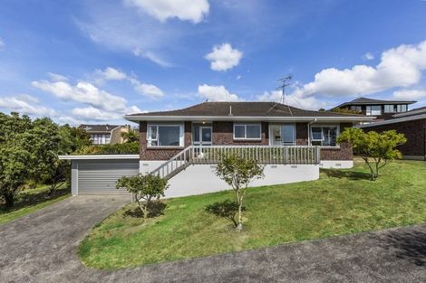Photo of property in 1/12 Lydford Place, Glendene, Auckland, 0602