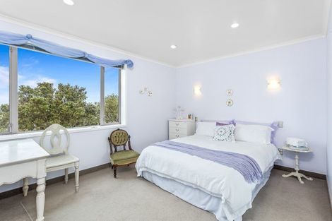 Photo of property in 88 Grovenor Drive, Orewa, 0931