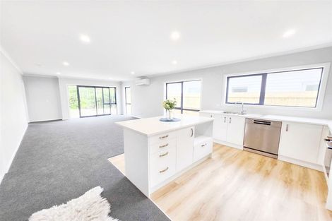 Photo of property in 13 Rotoiti Place, Paraparaumu, 5032